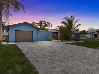 114 12th St, Belleair Beach, FL 33786