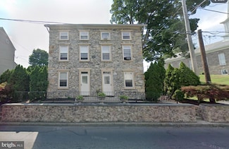 667 Easton Rd Unit REAR, Riegelsville, PA 18077