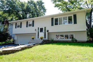 36 Tupelo Ave Unit 1, Naperville, IL 60540