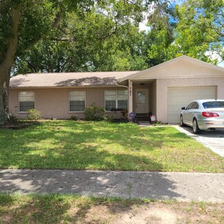 707 Gateway Ln, Tampa, FL 33613
