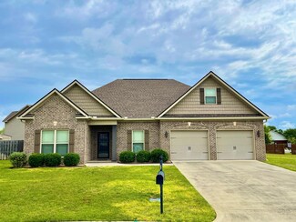 105 Basswood Dr, Midland City, AL 36350
