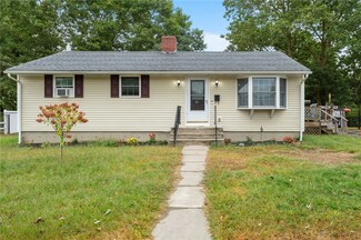 14 Meredith Dr, Coventry, RI 02816