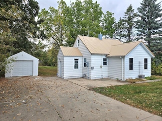 1008 Meadowlark Dr SW, Alexandria, MN 56308