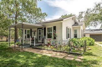 922 Frazier St, Valley Falls, KS 66088