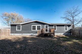 106 Bradley St, Tracy, IA 50256