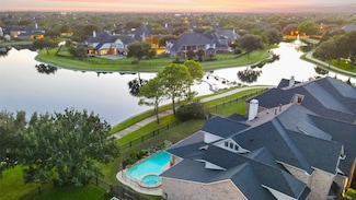 6915 Monarch Lake Ln, Katy, TX 77494