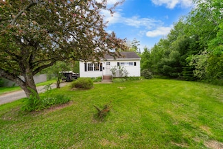 131 Forest Ave, Orono, ME 04473