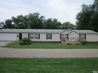 421 N Rutledge St, Mason City, IL 62664