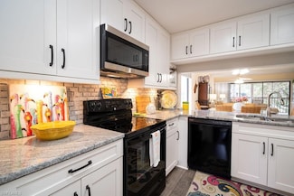 1200 Commonwealth Cir Unit 201, Naples, FL 34116