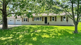 2132 Sportsman Rd, Trenton, MO 64683