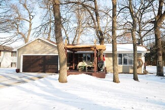 17154 190th St, Manchester, IA 52057