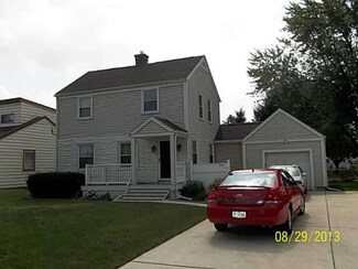 2414 Ross St, Northwood, OH 43619