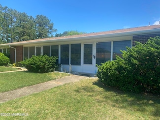 897C Inverness Ct, Lakewood, NJ 08701