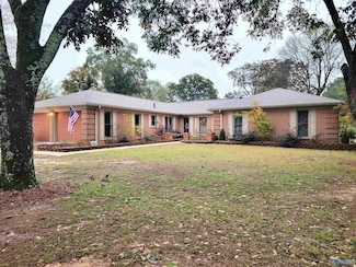 103 Collier Dr, Albertville, AL 35951