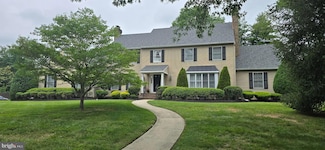 3 Fullerton Rd, Moorestown, NJ 08057