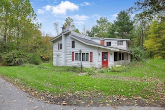 207 Horns Park S, Hyde Park, NY 12538