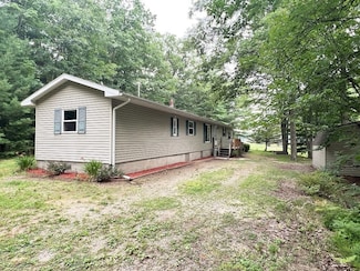 4610 Poplar Dr, Beaverton, MI 48612