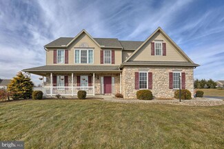 6 Apple Creek Ln, Myerstown, PA 17067