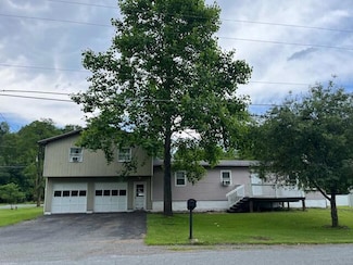 501 Lake Spangenberg Rd, Jefferson Township, PA 18436
