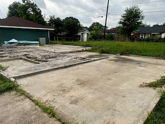 3304 Bond St, Pasadena, TX 77503