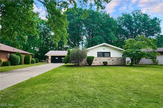 2071 Sagamore Dr, Euclid, OH 44117