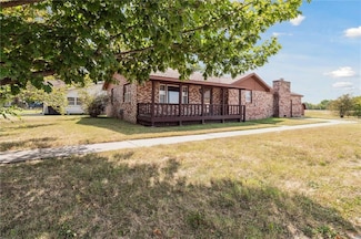 901 W Chestnut St, Chanute, KS 66720