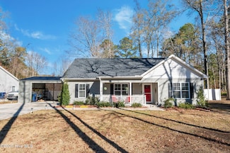 420 Crown Dr, Washington, NC 27889