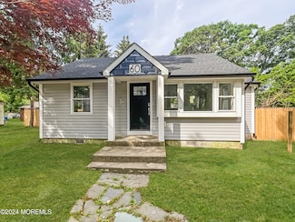 60 Crest Dr, Howell, NJ 07731