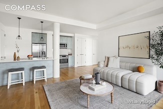 21-10 44th Dr Unit PHA, Long Island City, NY 11101