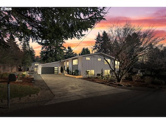 16900 Gassner Ln, Lake Oswego, OR 97035