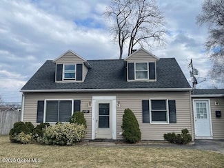 1037 Roberta Rd, Schenectady, NY 12303