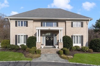 290 Larchwood Dr, Warwick, RI 02886