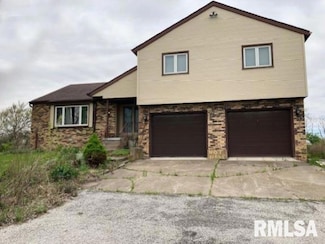 11630 81st St W, Taylor Ridge, IL 61284