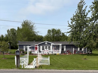 2550 Russell Rd, Baroda, MI 49101