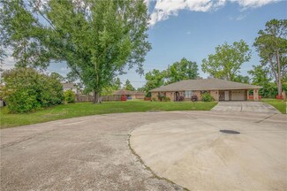 326 Ormond Oaks Dr, Destrehan, LA 70047