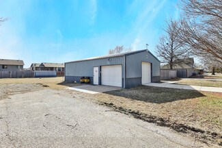 11621 W Cedar Ln, Maize, KS 67101