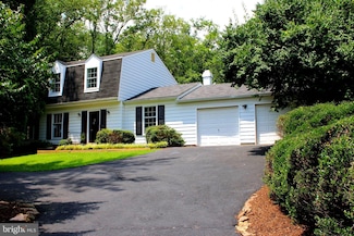 1802 Cranberry Ln, Reston, VA 20191