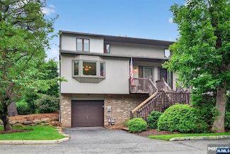 30 Peach Hill Ct, Ramsey, NJ 07446