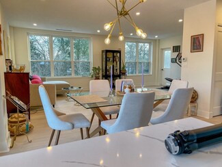 210 Nahanton St Unit 501, Newton Center, MA 02459