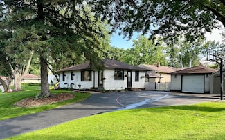 2598 Mayer Ln E, Saint Paul, MN 55119
