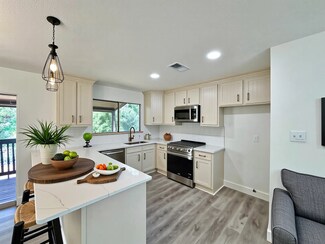 2047 Aspen Glade Dr, Kingwood, TX 77339