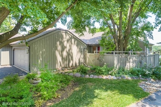 333 N Shoreline Rd Unit 320, Lake Barrington, IL 60010