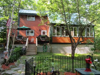 1050 Middle Beach Rd, Frye Island, ME 04071
