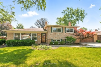 1703 Wilmette St, Wheaton, IL 60187