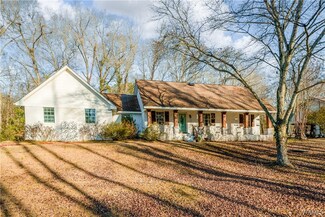 4016 Flatwoods Rd, Northport, AL 35473