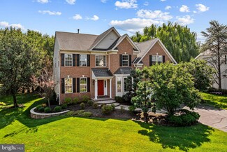 13 Dorchester Ln, Moorestown, NJ 08057