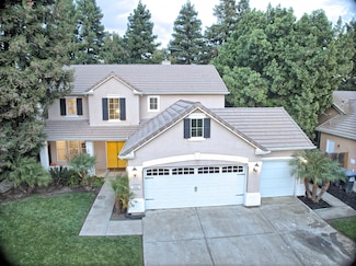 5820 W Lisendra Dr, Visalia, CA 93277