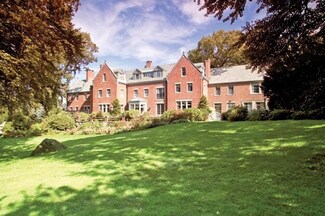 325 Heath St, Chestnut Hill, MA 02467