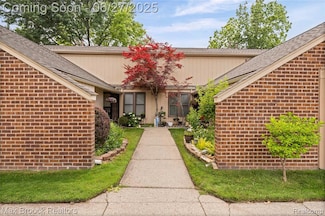 31723 Forest Ln Unit 58, Warren, MI 48093