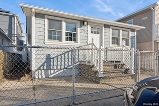 76 Vermont St, Long Beach, NY 11561